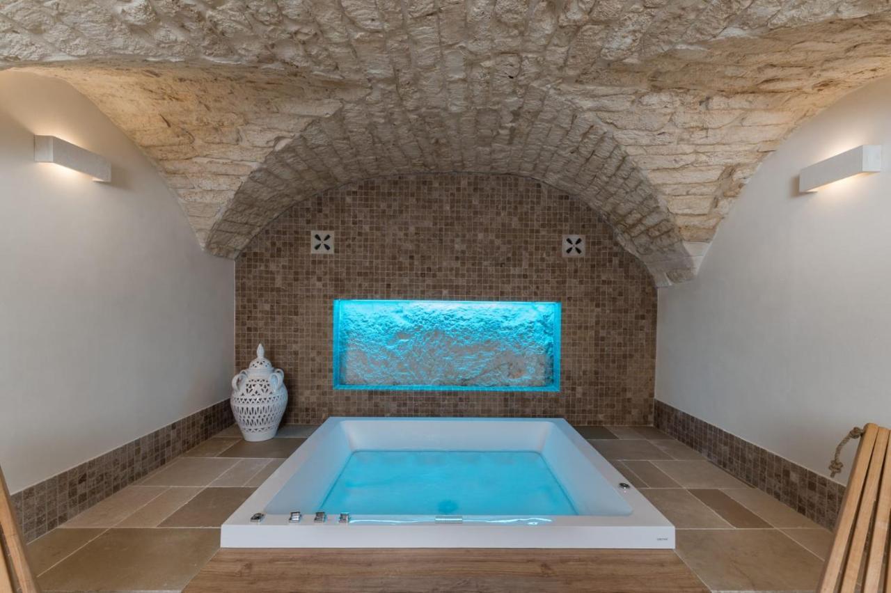 Alba Luxury Suite Остуни Екстериор снимка