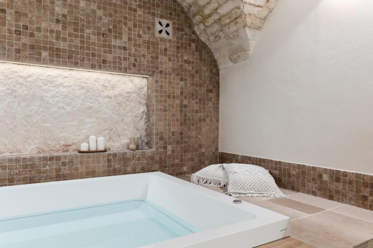 Alba Luxury Suite Остуни Екстериор снимка